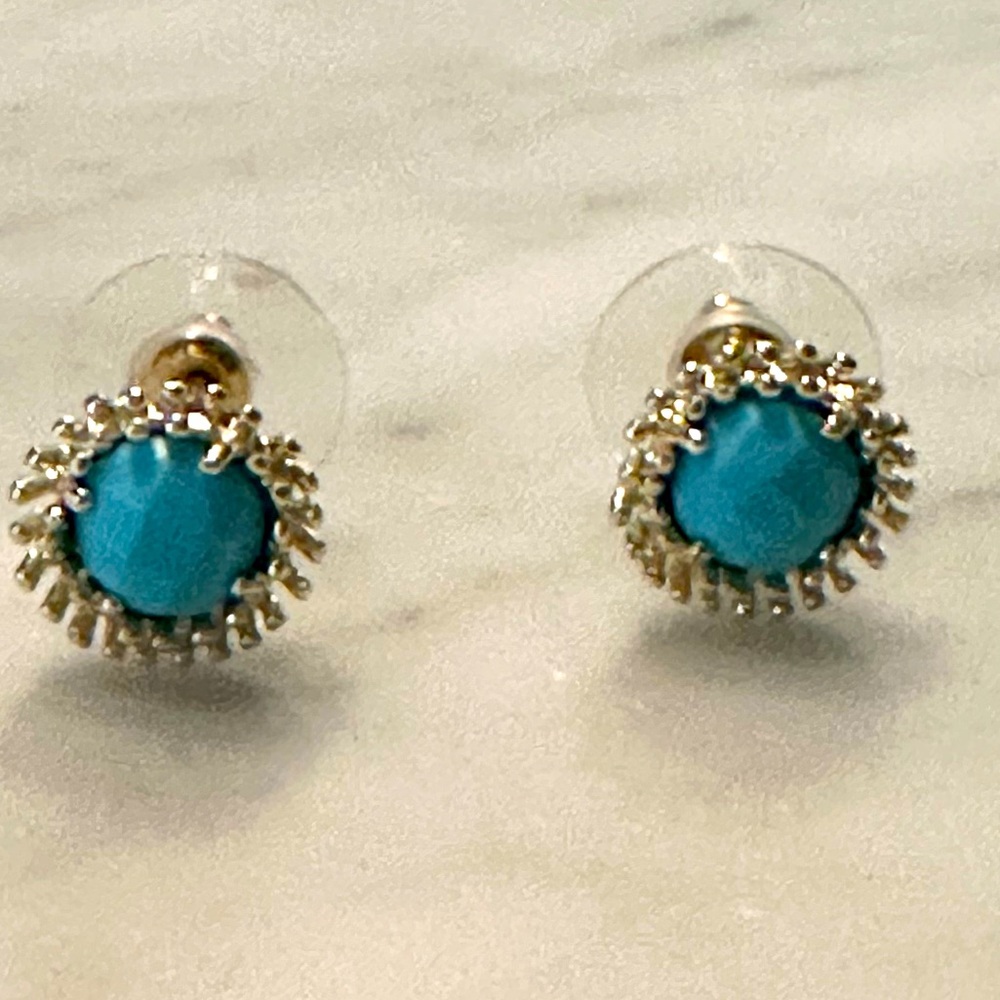 Kendra Scott turquise studs!